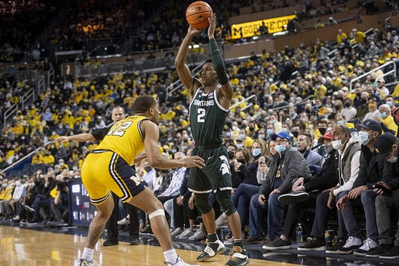 DeVante' Jones (12)