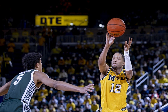 DeVante' Jones (12)