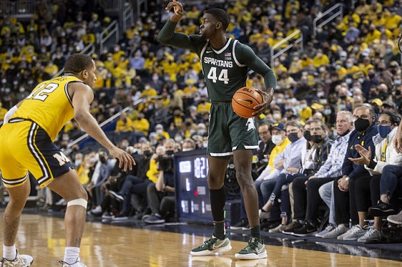 DeVante' Jones (12)