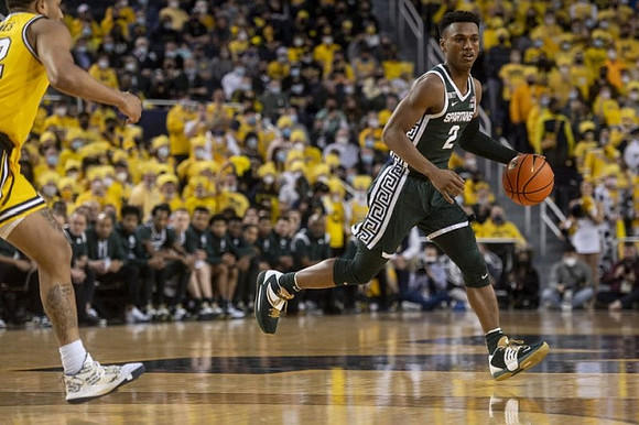 DeVante' Jones (12)