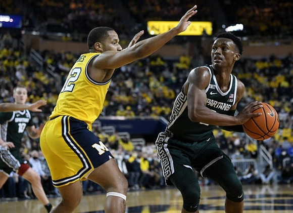 DeVante' Jones (12)