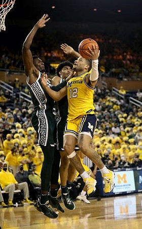 DeVante' Jones (12)