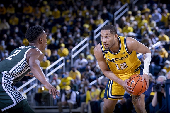 DeVante' Jones (12)