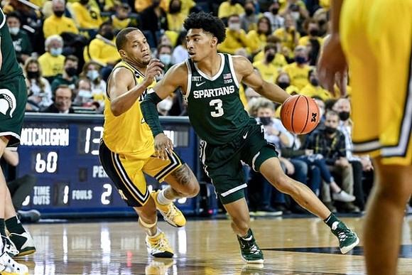 DeVante' Jones (12)