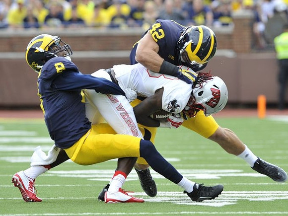 Channing Stribling (8) and Ben Gedeon (42)