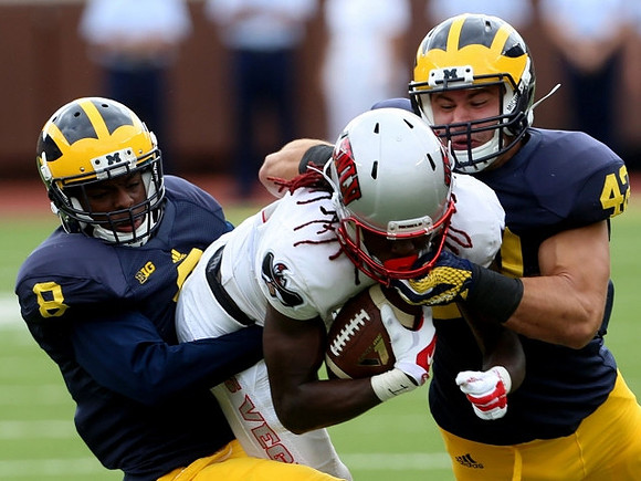 Channing Stribling (8) and Ben Gedeon (42)