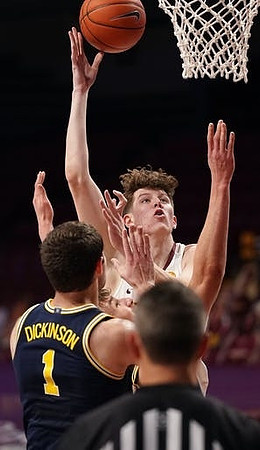 Hunter Dickinson (1)