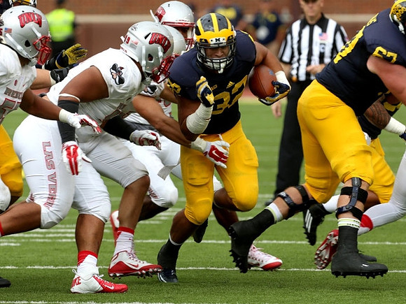 Ty Isaac (32) and Kyle Kalis (67)