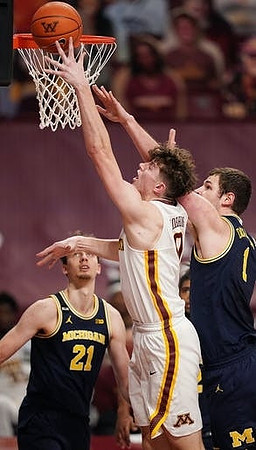 Franz Wagner (21) and Hunter Dickinson (1)