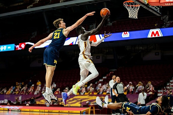 Franz Wagner (21) and Mike Smith (12)
