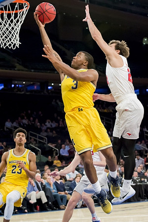 Ibi Watson (23) and Xavier Simpson (3)