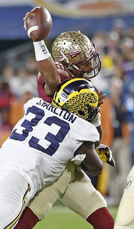 Taco Charlton (33)
