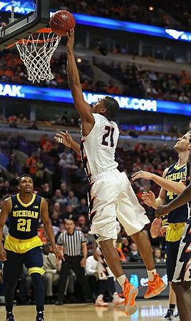Zak Irvin (21) and Max Bielfeldt (44)