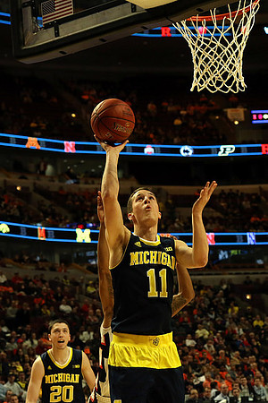Sean Lonergan (20) and Andrew Dakich (11)