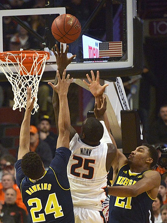 Aubrey Dawkins (24) and Zak Irvin (21)