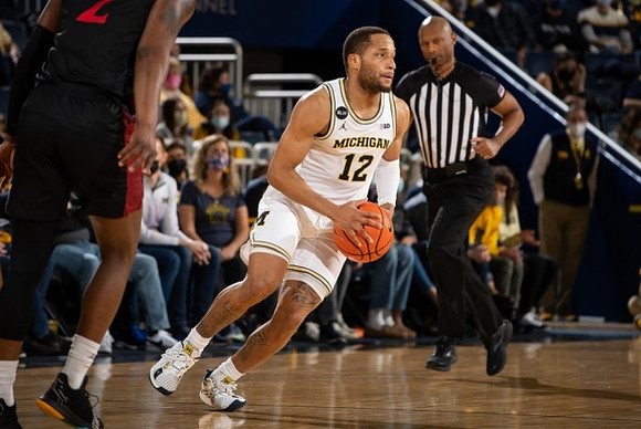 DeVante' Jones (12)