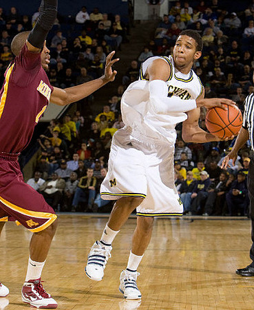 Darius Morris (4)