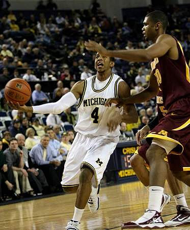 Darius Morris (4)