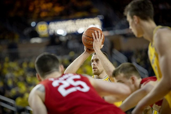Austin Davis (51) and Franz Wagner (21)