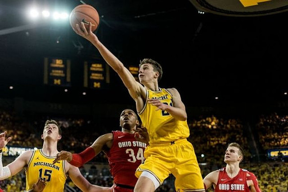 Jon Teske (15) and Franz Wagner (21)