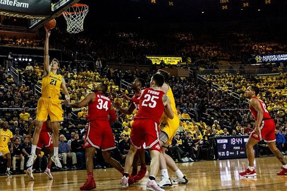 Franz Wagner (21) and Jon Teske (15)