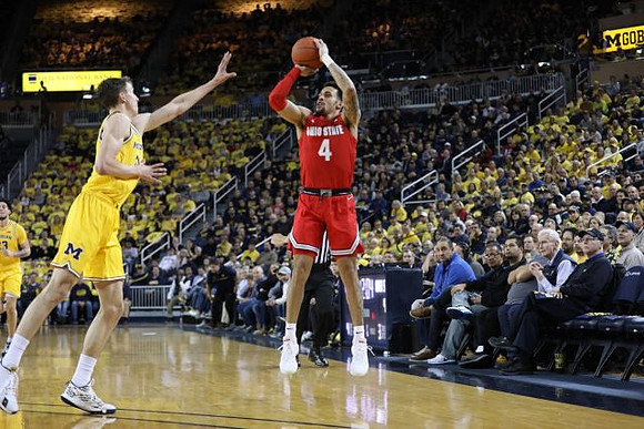 Franz Wagner (21) and Brandon Johns Jr. (23)