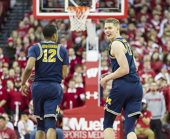 Muhammad-Ali Abdur-Rahkman (12) and Moritz Wagner (13)