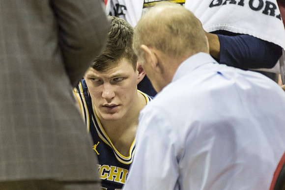 Jon Teske (15) and John Beilein