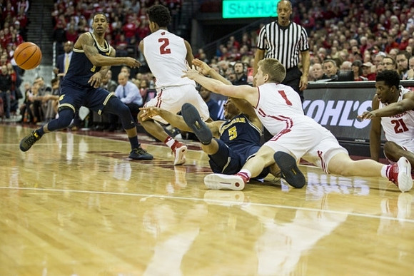 Charles Matthews (1) and Jaaron Simmons (5)