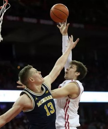 Moritz Wagner (13)