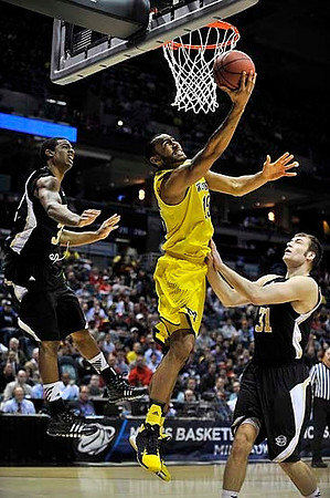Jon Horford (15)