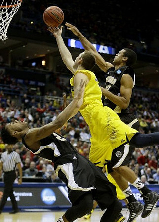 Nik Stauskas (11)