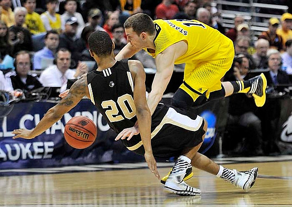 Nik Stauskas (11)