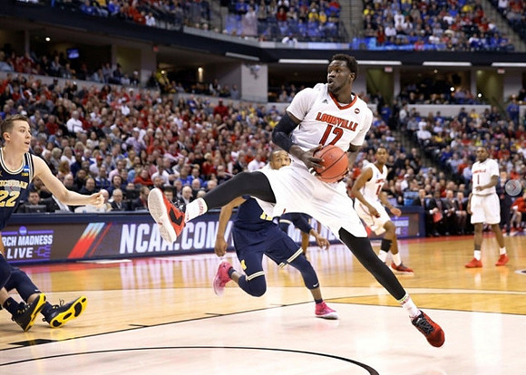 Duncan Robinson (22) and Muhammad-Ali Abdur-Rahkman (12)