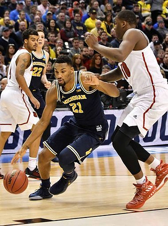 Duncan Robinson (22) and Zak Irvin (21)