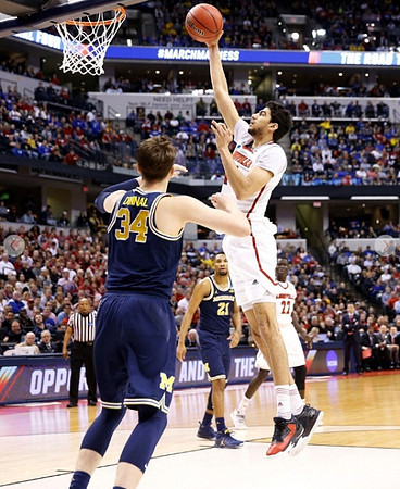 Mark Donnal (34) and Zak Irvin (21)