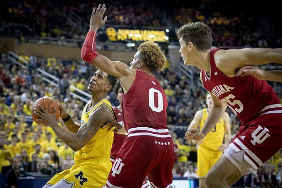 Charles Matthews (1) and Ignas Brazdeikis (13)