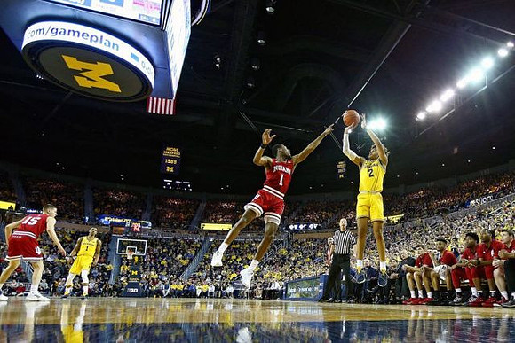 Jordan Poole (2) and Charles Matthews (1)