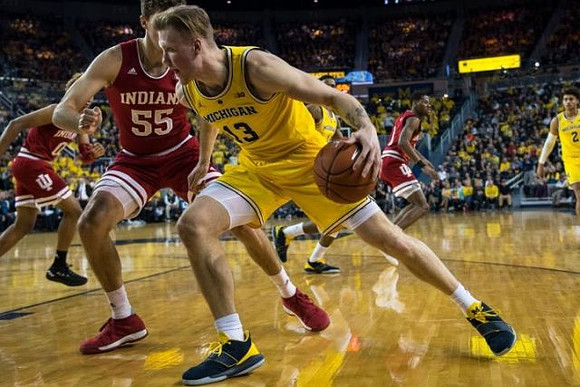 Ignas Brazdeikis (13) and Jordan Poole (2)