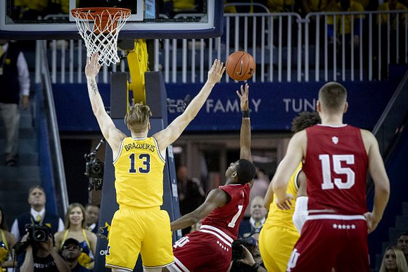 Ignas Brazdeikis (13) and Jordan Poole (2)