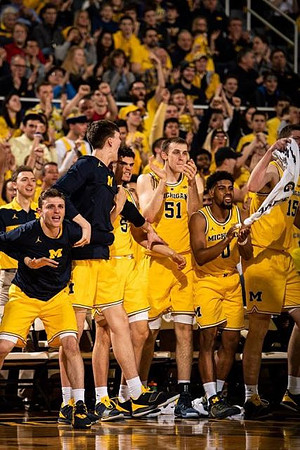 Luke Wilson (32), Colin Castleton (11), Adrien Nunez (5), Austin Davis (51), David DeJulius (0), and Jon Teske (15)