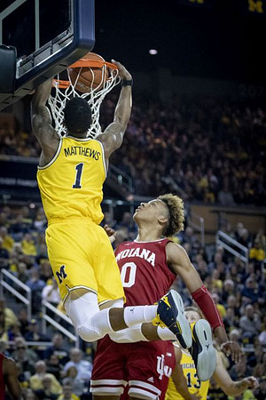Charles Matthews (1) and Ignas Brazdeikis (13)
