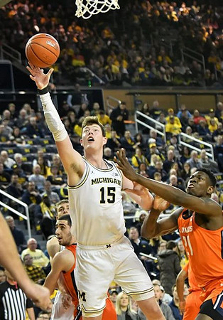 Franz Wagner (21) and Jon Teske (15)