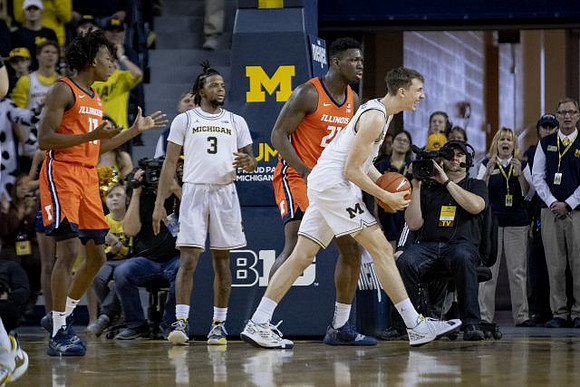 Zavier Simpson (3) and Franz Wagner (21)