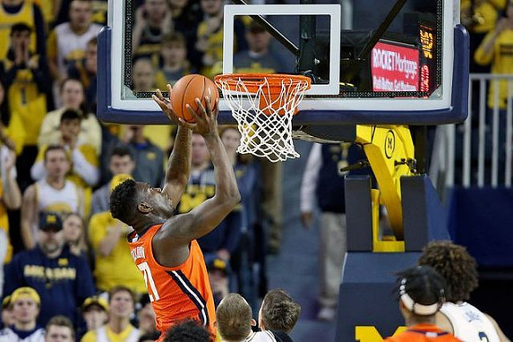 Franz Wagner (21), Austin Davis (51), and Isaiah Livers (2)