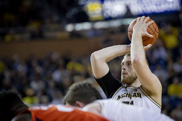 Austin Davis (51) and Jon Teske (15)