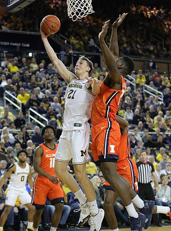 Franz Wagner (21) and David DeJulius (0)