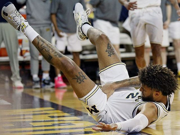 Isaiah Livers (2)