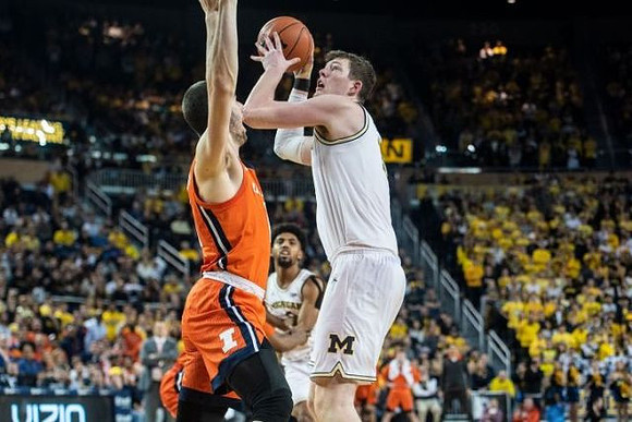 Jon Teske (15) and David DeJulius (0)