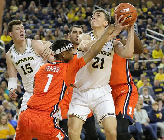 Jon Teske (15) and Franz Wagner (21)